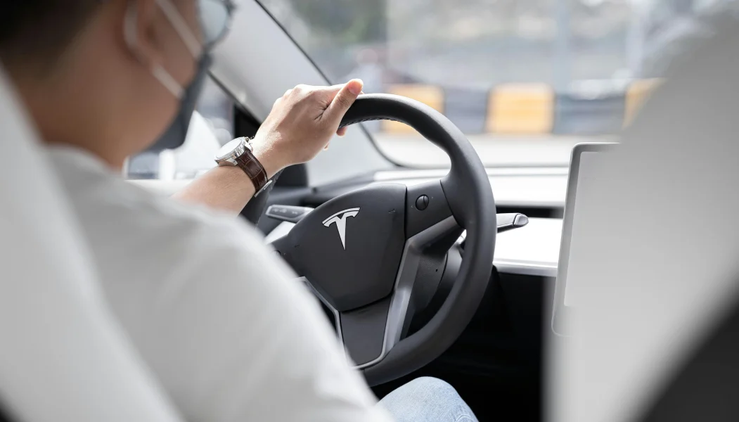 Voiture Tesla autonome