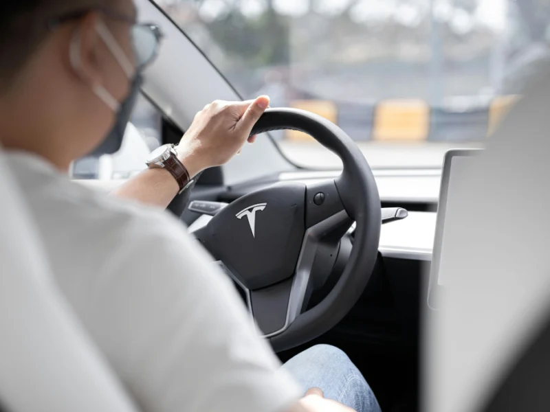 Voiture Tesla autonome