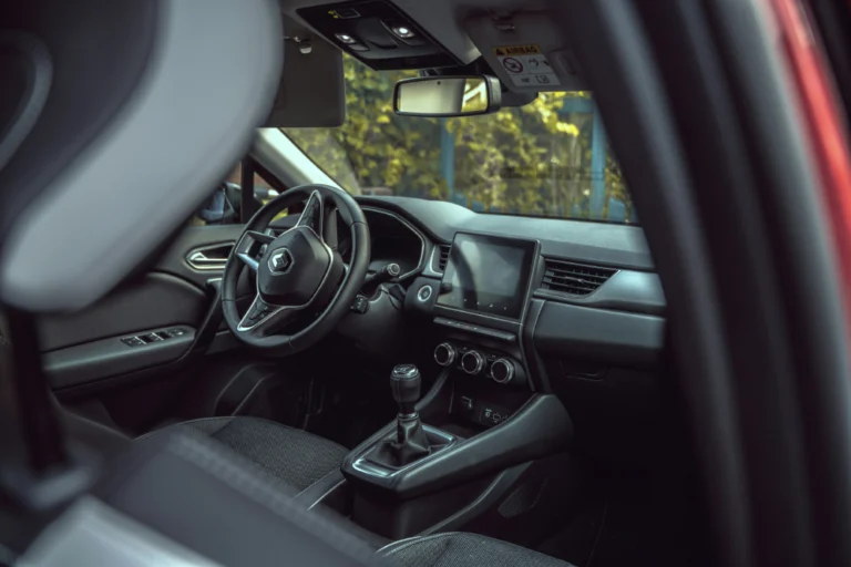 Renault Kadjar dans la rue, vue latérale