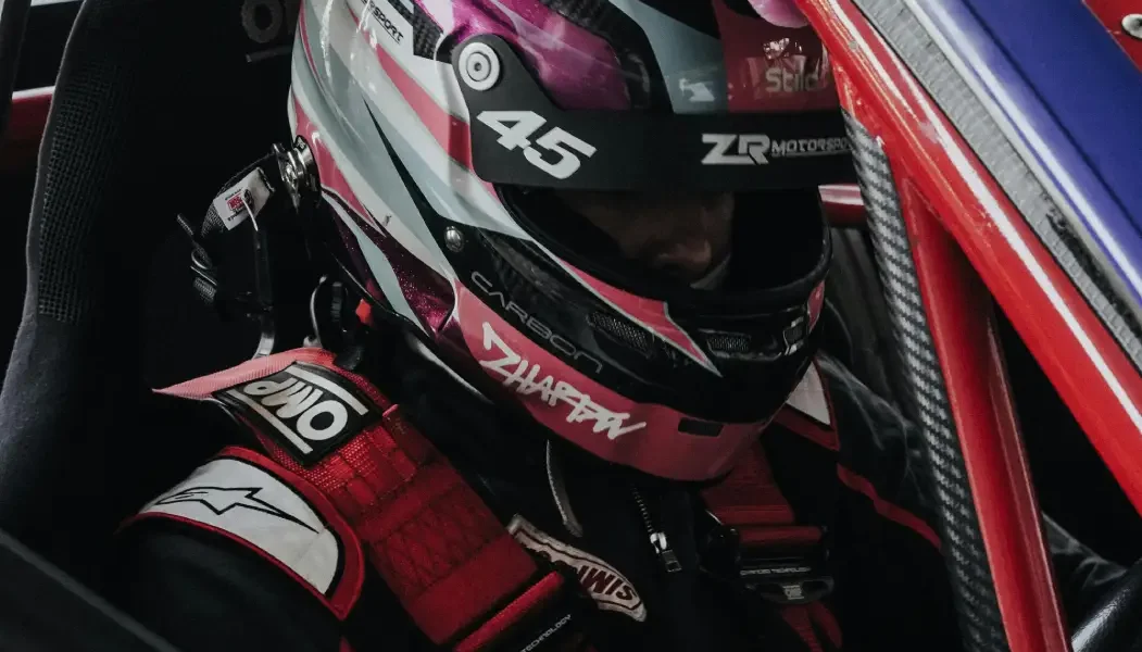 Femme au volant d’une Formule 1