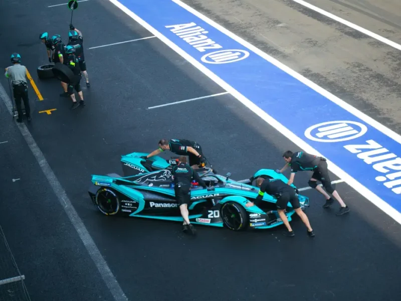 Vue d’ensemble d’un événement ou d’une course automobile