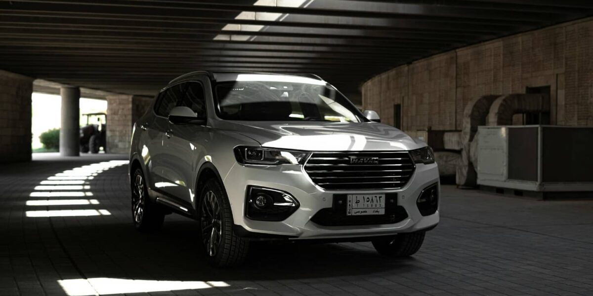 véhicule électrique chinois, Xpeng, Nio et BYD sur route