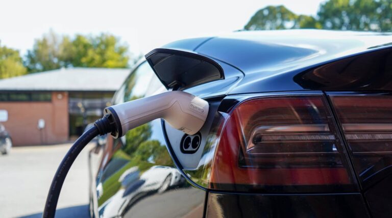 recharge rapide d’une voiture électrique