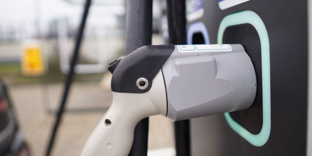 voiture électrique en charge bidirectionnelle