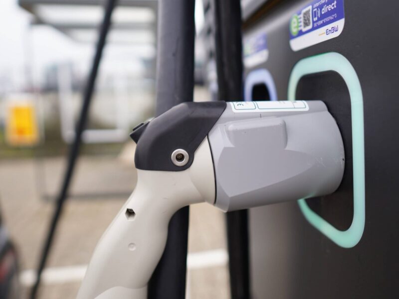 voiture électrique en charge bidirectionnelle