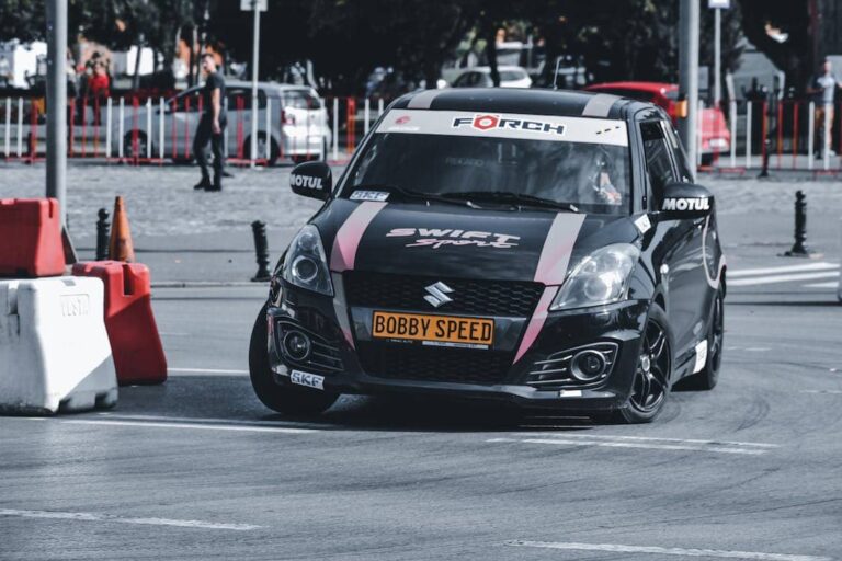 photo de voiture floquée sur pexels