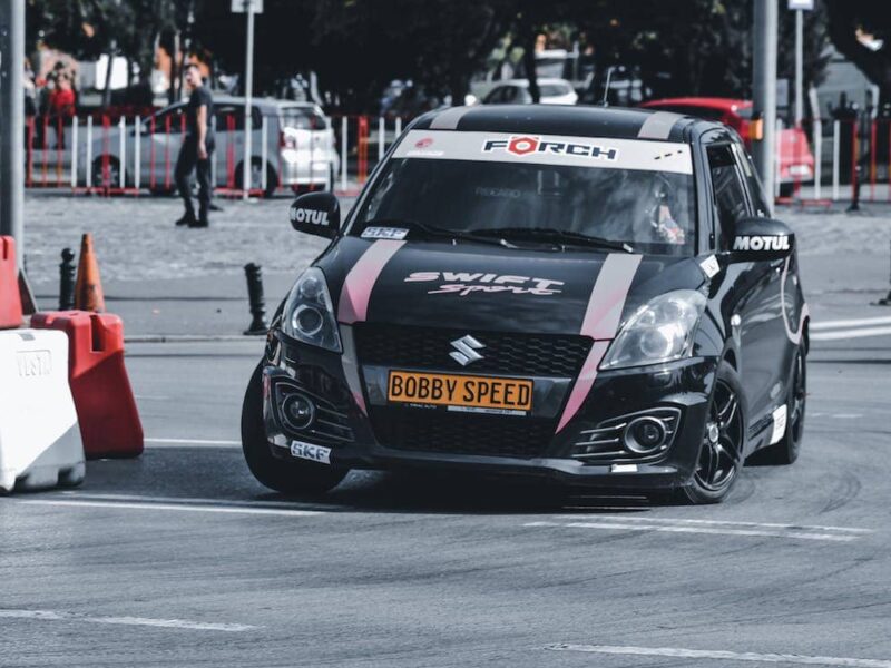 photo de voiture floquée sur pexels