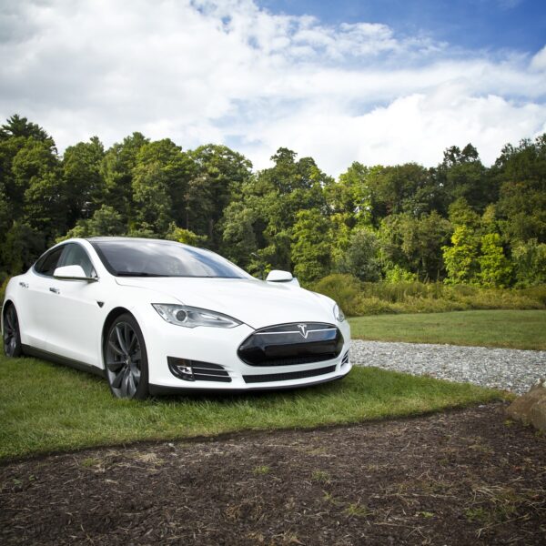 Tesla Model S recouverte d’un film
