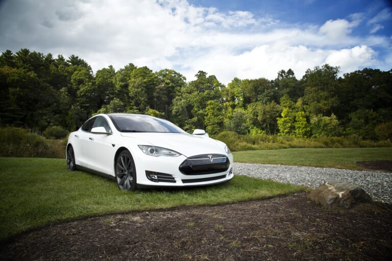 Tesla Model S recouverte d’un film