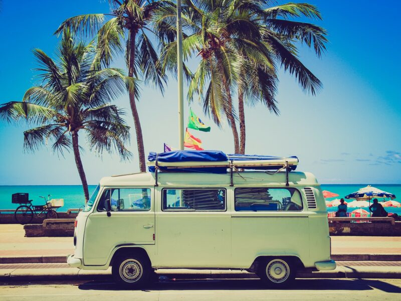 Voiture en route pour les vacances