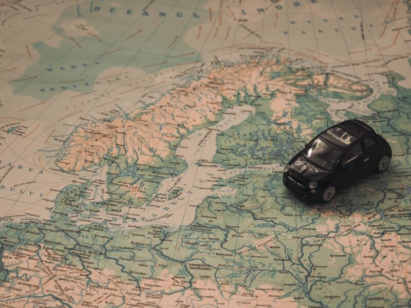 Auto sur la route des vacances